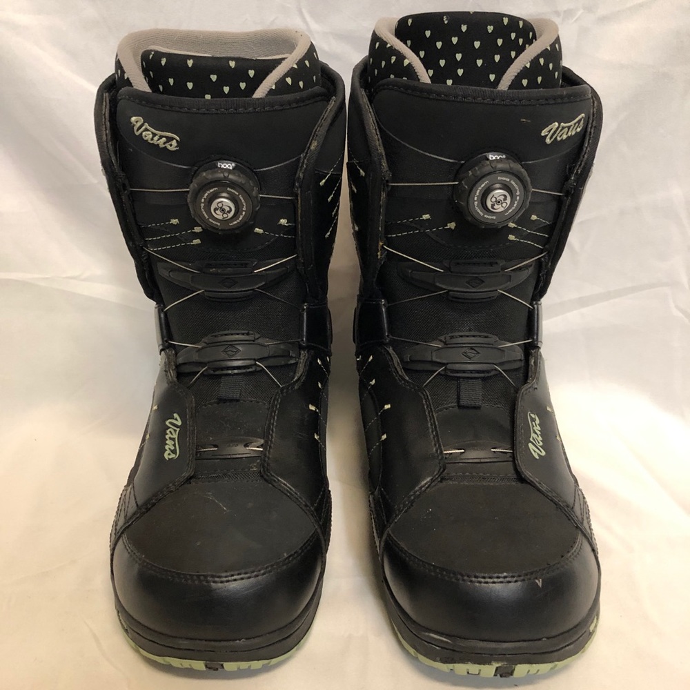Vans “ Encore” snowboard boots size 11 in women’s